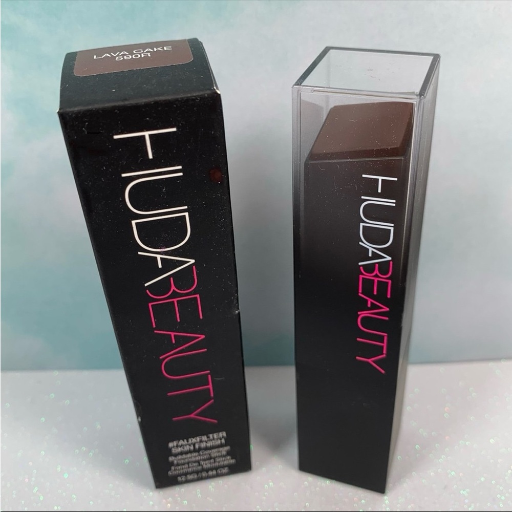 Huda Beauty Foundation Stick Lava Cake 590R BNIB